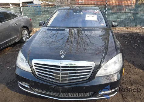 2013 Mercedes-Benz S 550 4Matic z USA, uszkodzony, nr VIN WDDNG9EB2DA536759